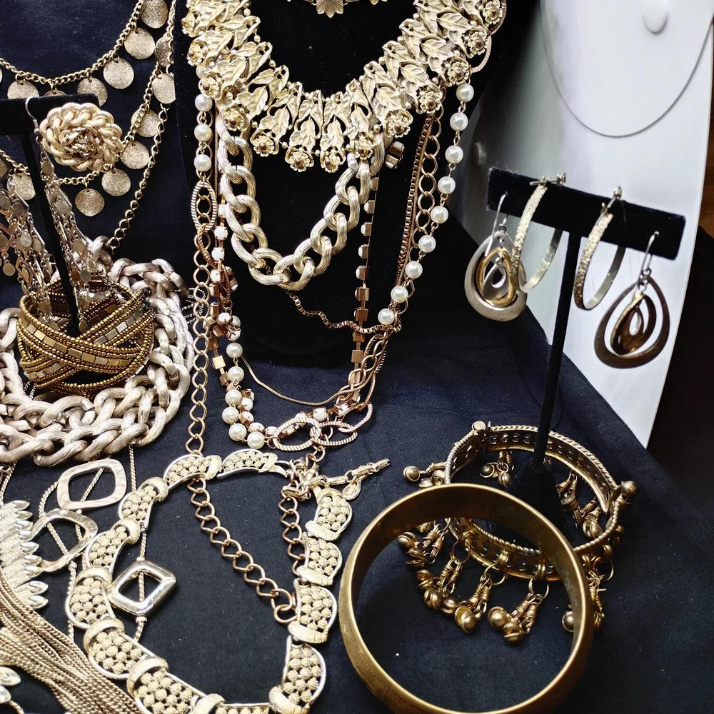 Lot#3 Chic Goldtone Jewelry Collection - Picture 3 of 10